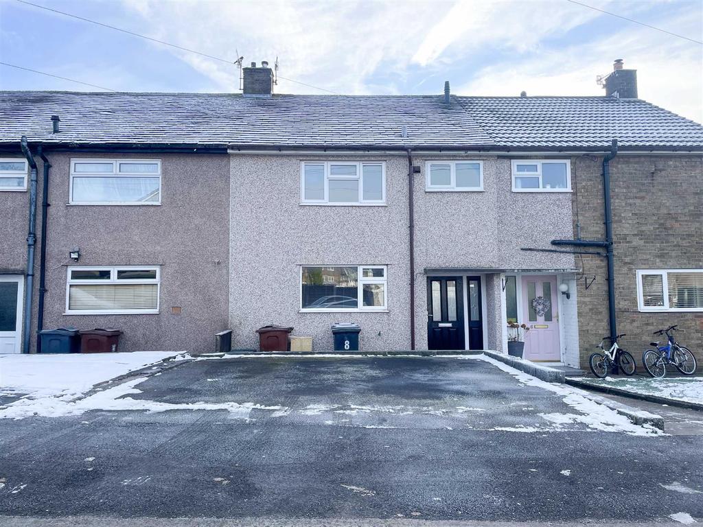Cheedale, Fairfield, Buxton 3 bed terraced house £675 pcm (£156 pw)