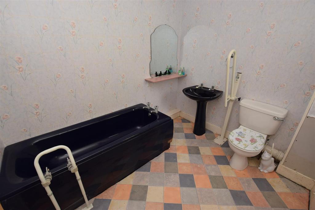 Downstairs bathroom.jpg