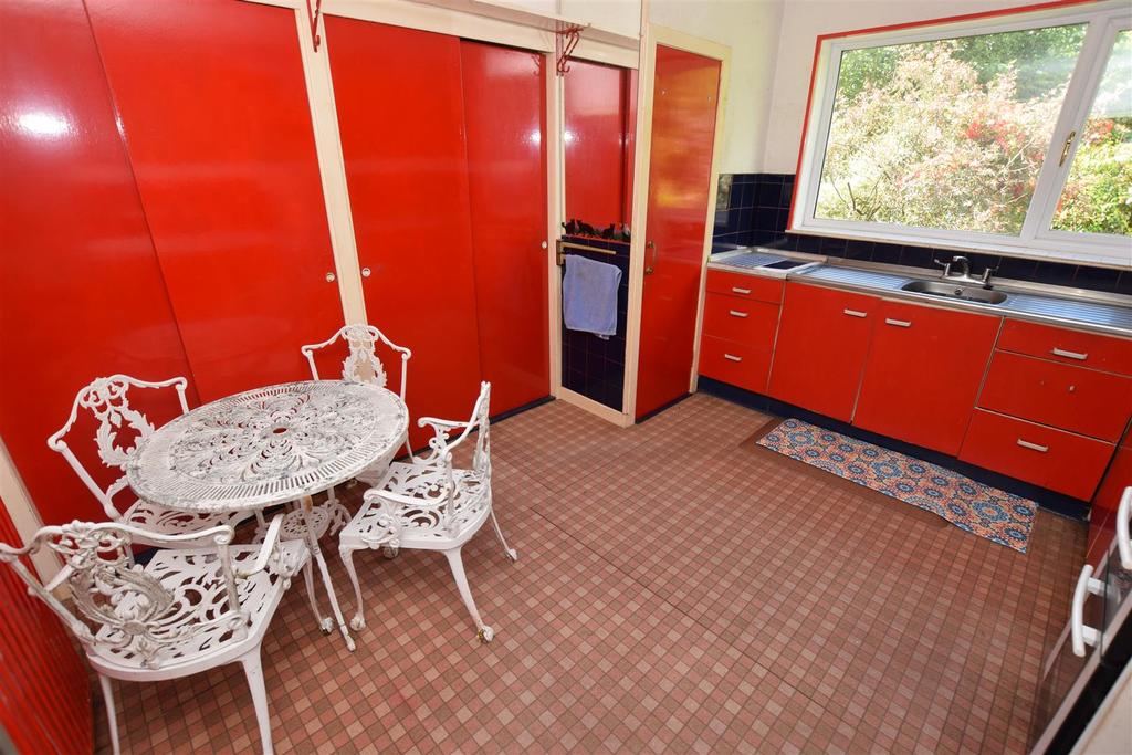 Kitchen one.jpg