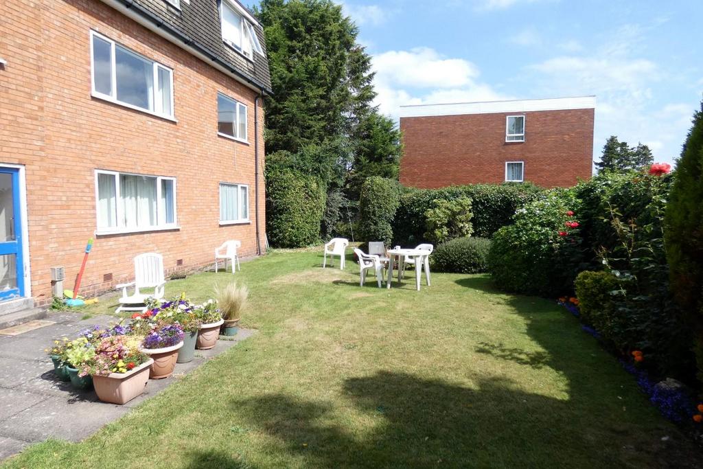 Springfield Road, Sutton Coldfield 2 bed apartment for sale £140,000