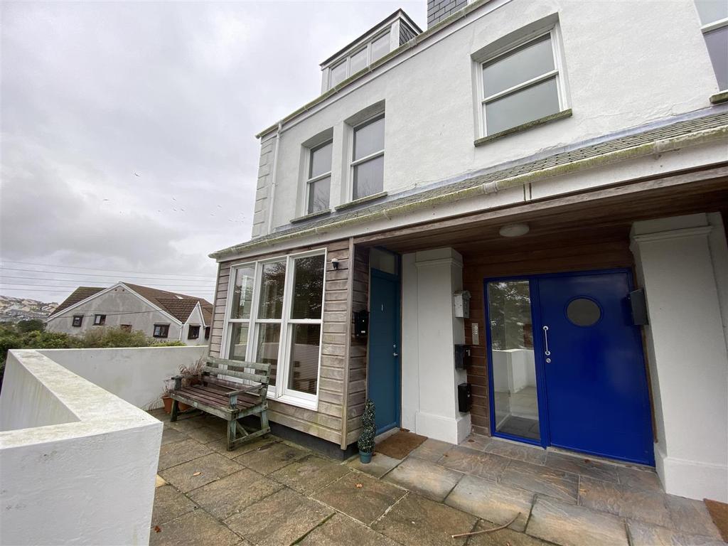 Fernleigh Road, Wadebridge, PL27 1 bed apartment £650 pcm (£150 pw)