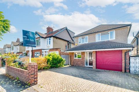 48a Parkland Grove, Ashford, TW15 2JR