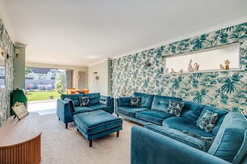 48a Parkland Grove, Ashford, TW15 2JR