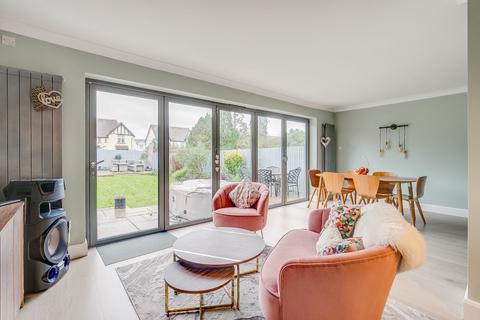 48a Parkland Grove, Ashford, TW15 2JR