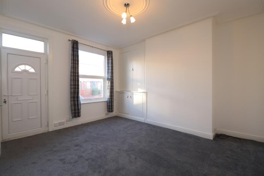 Clifton Avenue, Harehills, Leeds, West Yorkshire, LS9 6EX 2 bed