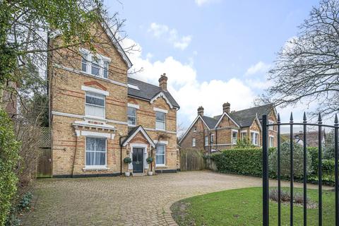 16 Foxgrove Road, Beckenham, BR3 5AT