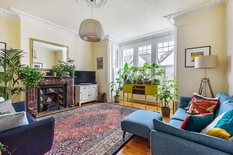 13 Queens Road, Beckenham, BR3 4JN