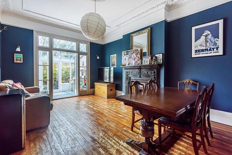 13 Queens Road, Beckenham, BR3 4JN