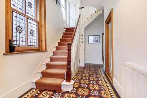 13 Queens Road, Beckenham, BR3 4JN