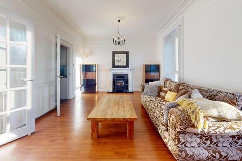 3 bedroom flat to rent, Bon Accord Street, City Centre, Aberdeen, AB11