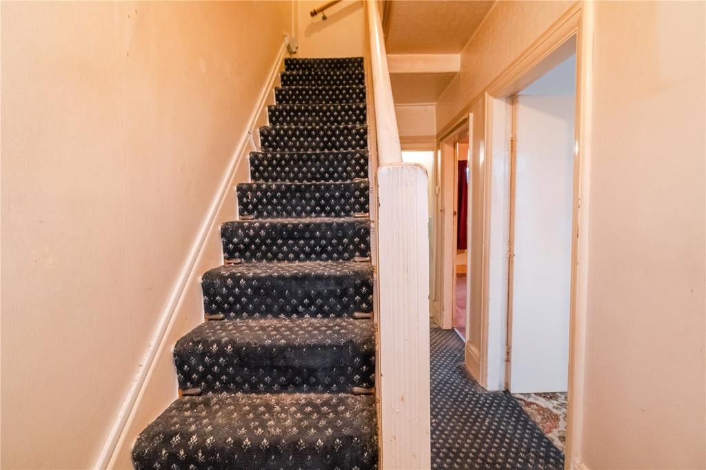 Yarborough Road, Grimsby... 3 bed terraced house £85,000