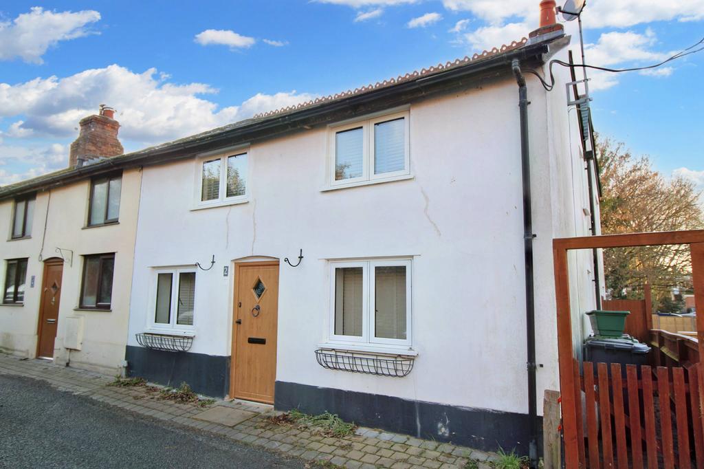 Waltham Road, Overton RG25 3 bed end of terrace house £1,300 pcm (£