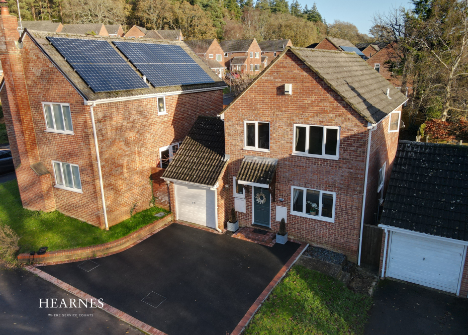 Bridle Way, Colehill, BH21 2UE 4 bed detached house for sale £475,000