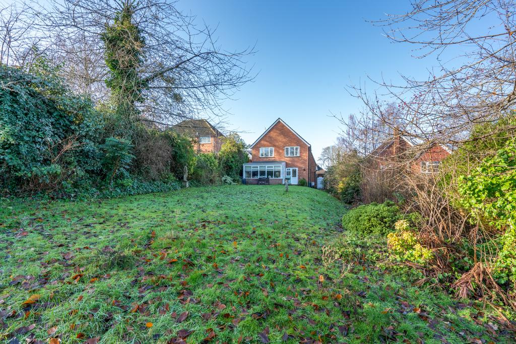 Hall Park Hill, Berkhamsted HP4 4 bed detached house £999,500