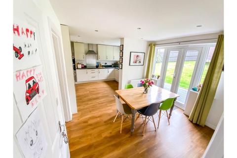 47 Wildacre Drive, Northampton, NN3 9GB