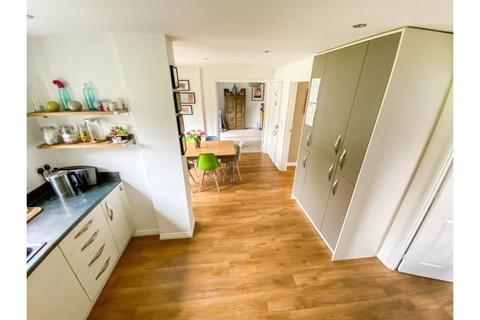 47 Wildacre Drive, Northampton, NN3 9GB