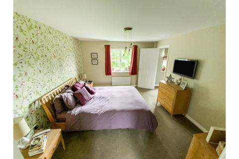 47 Wildacre Drive, Northampton, NN3 9GB