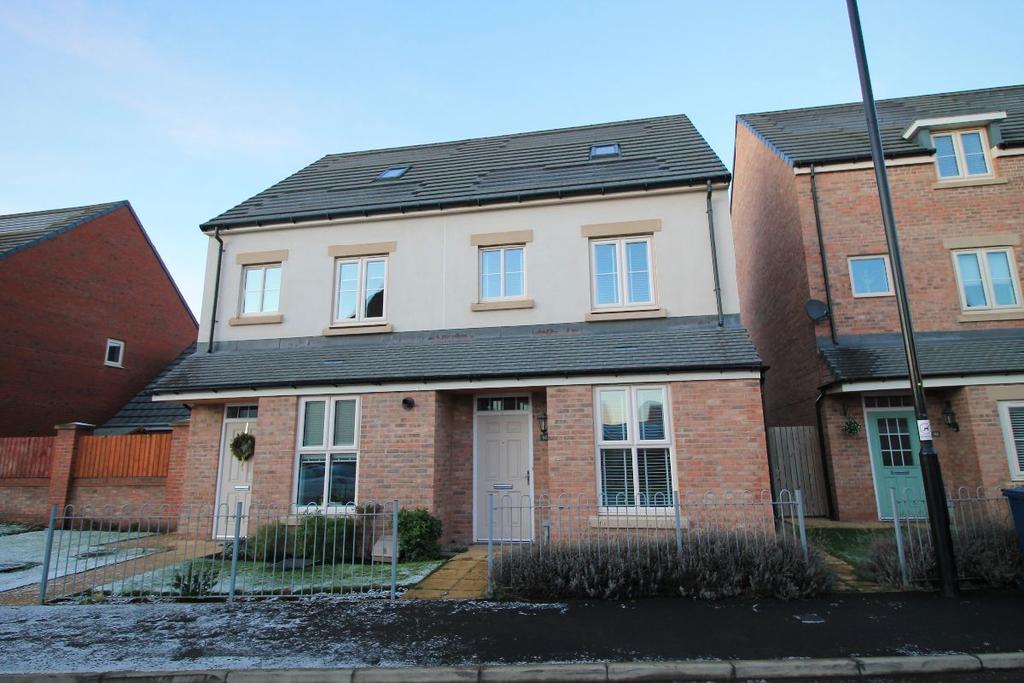 Whitworth Park Drive, Elba Park, Houghton Le Spring, DH4 3 bed semi