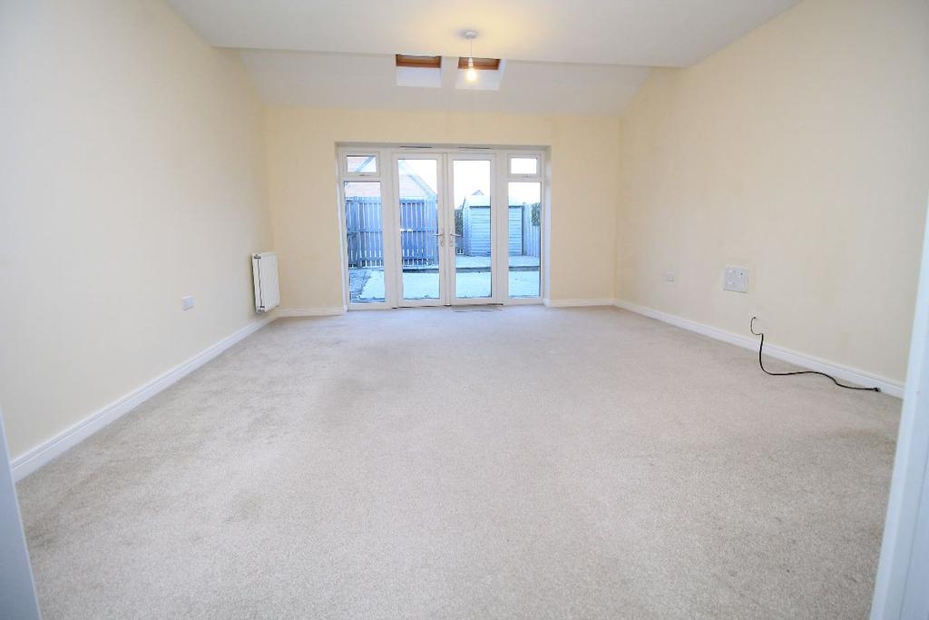 Whitworth Park Drive, Elba Park, Houghton Le Spring, DH4 3 bed semi