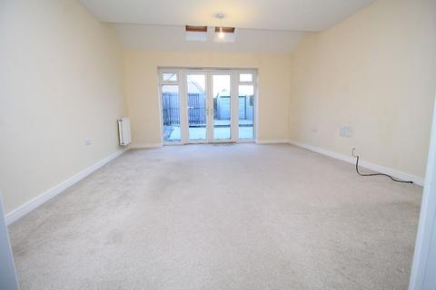 3 bedroom semi-detached house to rent, Whitworth Park Drive, Elba Park, Houghton Le Spring, DH4