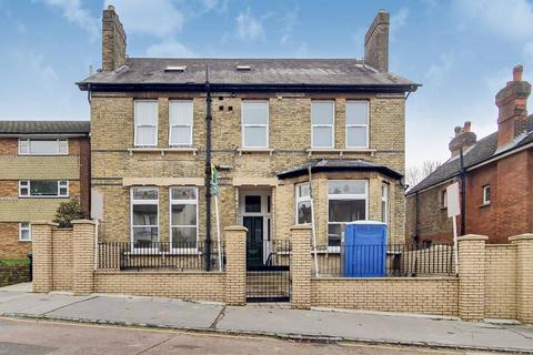 23g Heathfield Road, Croydon, CR0 1EY