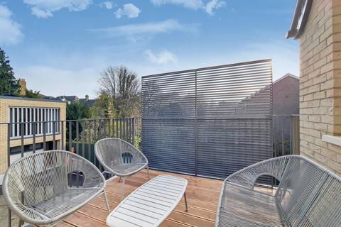 23g Heathfield Road, Croydon, CR0 1EY