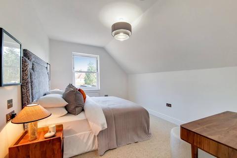 23g Heathfield Road, Croydon, CR0 1EY