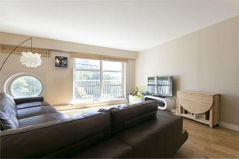 2 bedroom apartment to rent, Cascades Tower, 4 Westferry Road, London, E14