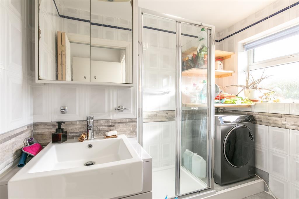 Downstairs shower/utility room