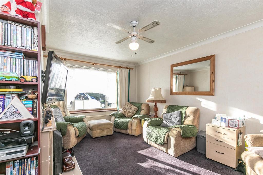 17 Arnside Close-16.jpg
