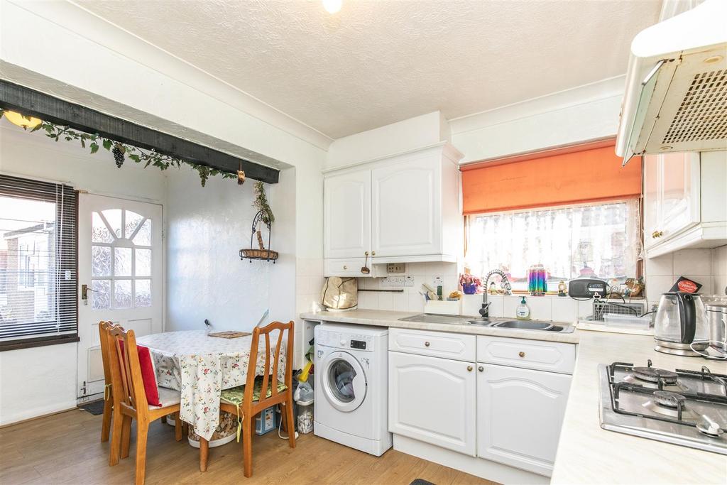 17 Arnside Close-20.jpg