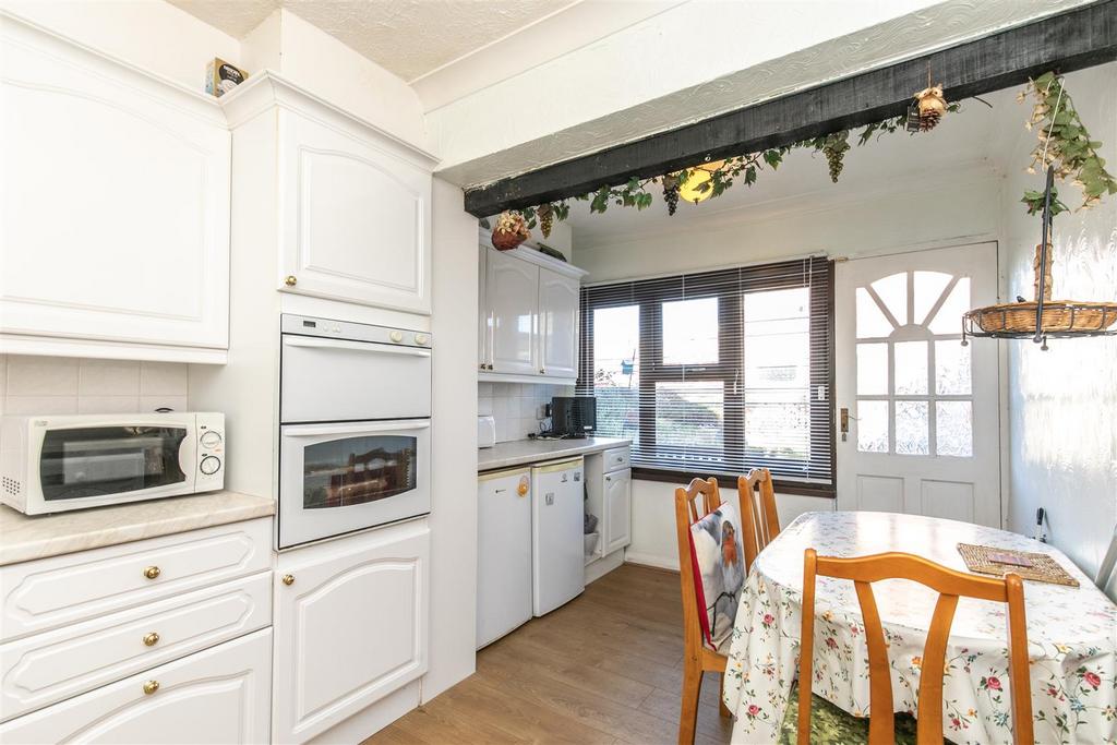 17 Arnside Close-23.jpg
