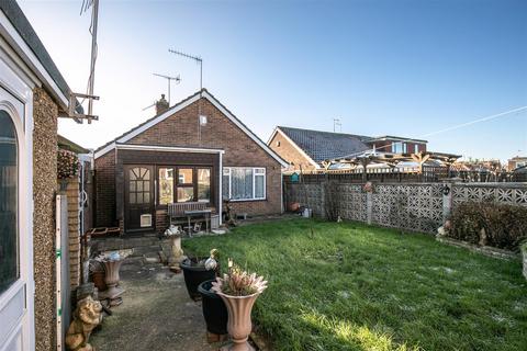 17 Arnside Close, Sompting, Lancing, BN15 9TR