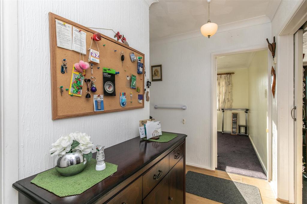 17 Arnside Close-13.jpg