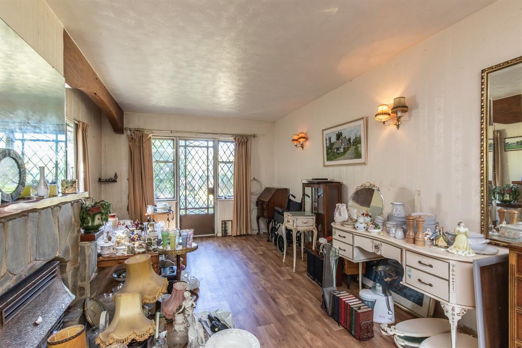 Ferringham Lane, Ferring, BN12 5NB 2 bed chalet £750,000