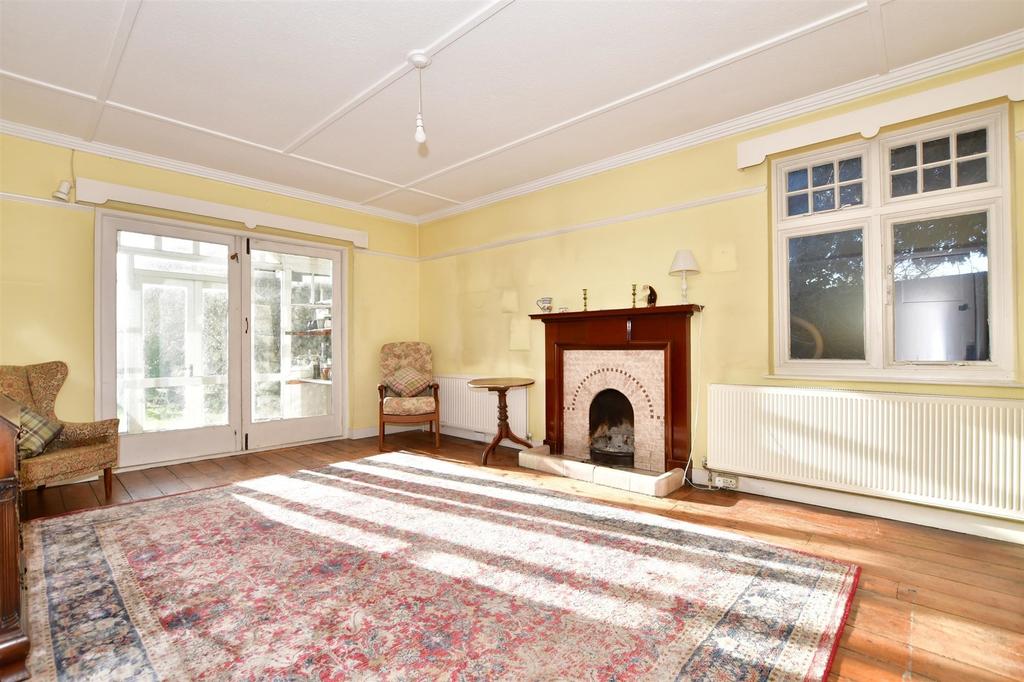 Tower Lane, Bearsted, Maidstone, Kent 4 bed detached house £725,000