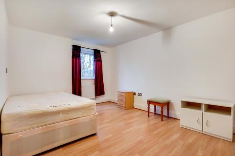 2 bedroom apartment to rent, Westferry Road, London, E14