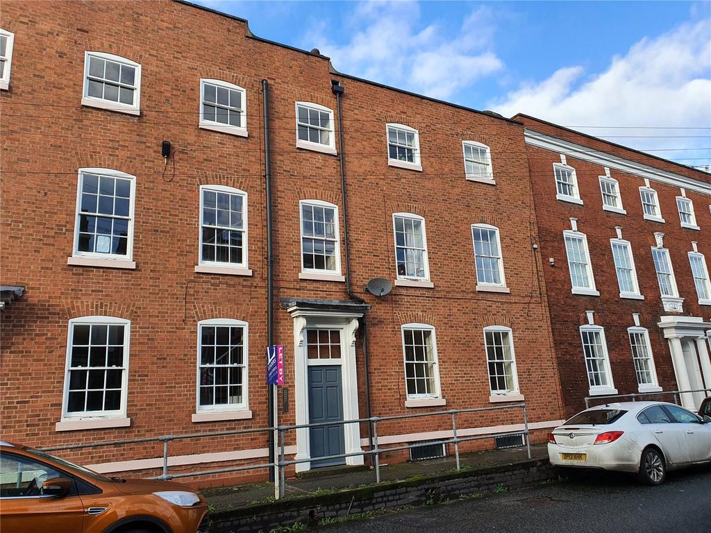 Bath Road, Worcester, Worcestershire... 2 bed apartment - £140,000