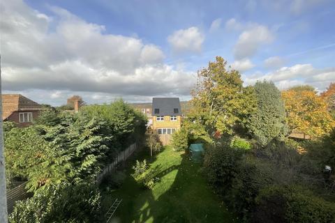 2 bedroom apartment for sale, Smoke Lane, Reigate, Surrey