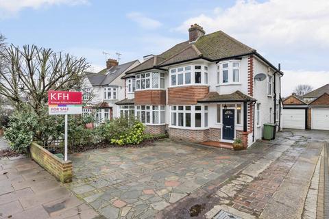 70 Manor Park Road, West Wickham, BR4 0JZ