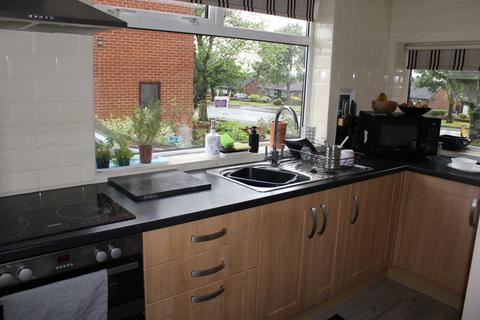 117 Broadway, Royton, Oldham, OL2 5BW