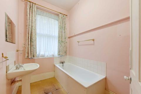 Flat 3, Ilchester Mansions Abingdon Road, London, W8 6AE