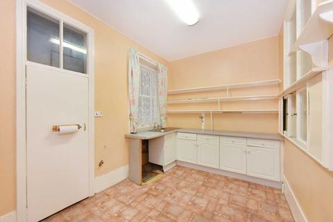 Flat 3, Ilchester Mansions Abingdon Road, London, W8 6AE