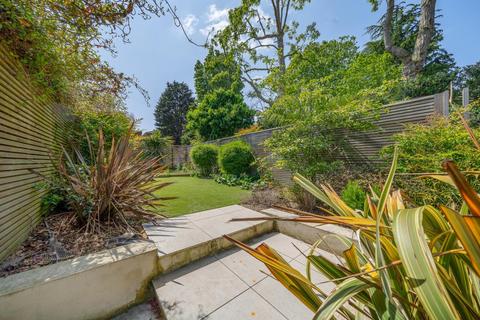 2b Inner Park Road, London, SW19 6DZ