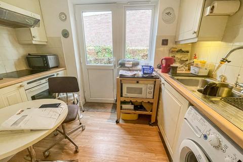 2 bedroom property for sale, Sheen Road, Richmond, TW9