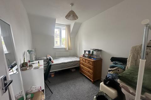 2 bedroom terraced house to rent, St Marys Square, Newmarket