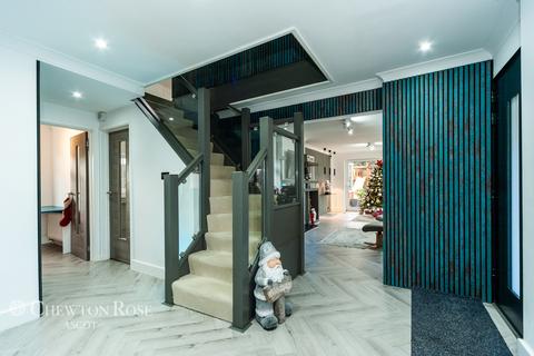 Kingsmead Forest Road, Winkfield Row, Bracknell, RG42 7NX