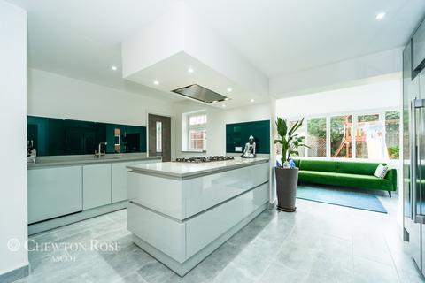 Kingsmead Forest Road, Winkfield Row, Bracknell, RG42 7NX