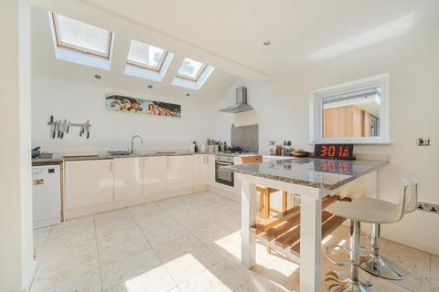 26a Mount Pleasant Close, Lightwater, GU18 5TP