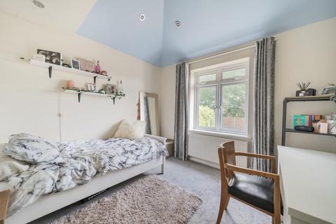 26a Mount Pleasant Close, Lightwater, GU18 5TP
